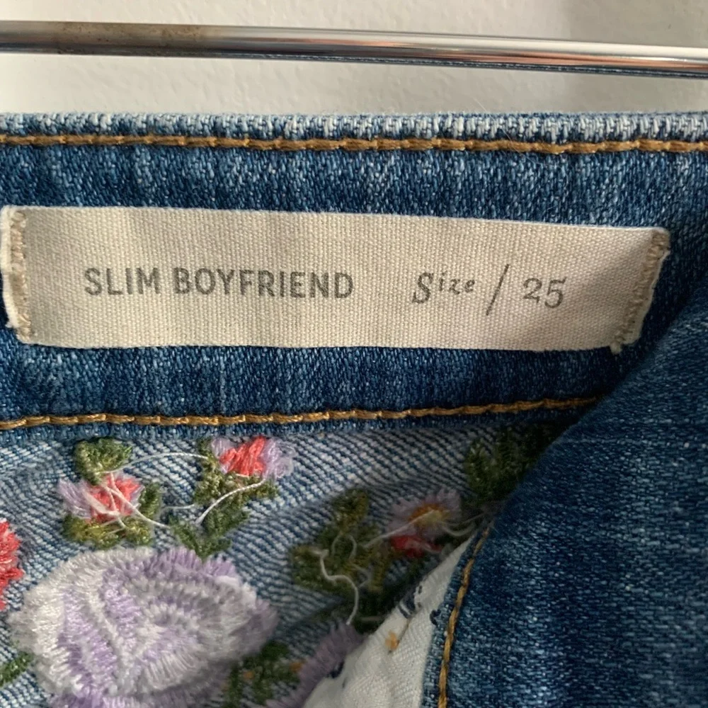 Pilcro and the Letterpress by Anthropologie Slim Boyfriend denim shorts, Size 25 - Picture 5 of 9